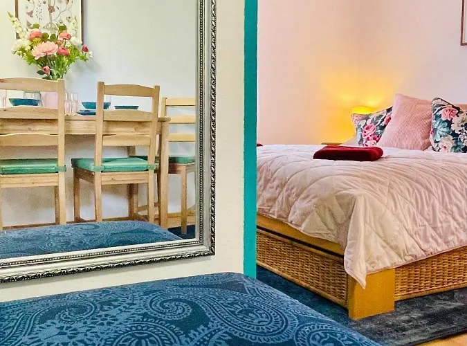 Csipkebogyo Nyaralohaz - * Siófok